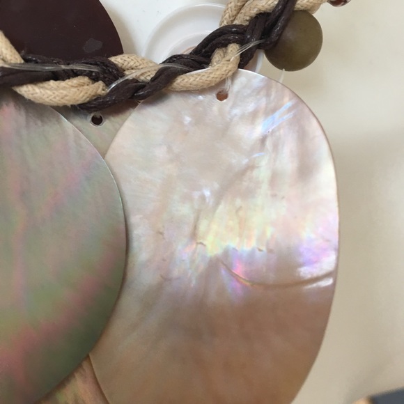 Beautiful handmade seashells necklace - Picture 6 of 15